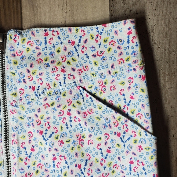 NWT Divided by H&M Light Blue Floral Front Zip Mini Skirt size 10 - Picture 6 of 15